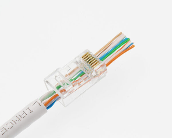 Conector macho EZ UTP RJ45 Cat. 5e. EZRJ45Cat5e.